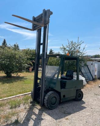 Carrello elevatore a gasolio 30q