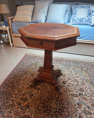 Tavolino ottagonale in legno con ripiano in pelle