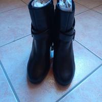 Stivaletti alla caviglia Geox 