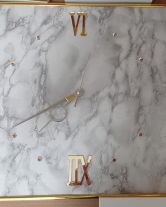Orologio da parete marmo e dettagli oro