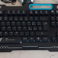 Tastiera per pc meccanica illuminata.