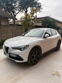 Stelvio 210 cv Q4