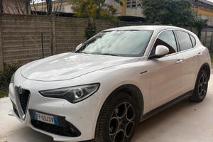 Stelvio 210 cv Q4