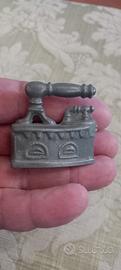 Ferro da stiro miniatura Vintage in Peltro 
