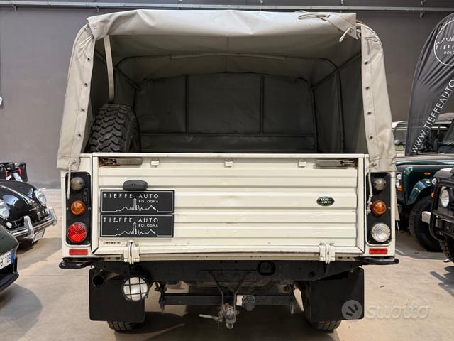 Land Rover Defender 2005 photo 5
