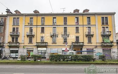 TRE LOCALI COMPLETAMENTE RISTRUTTURATO!