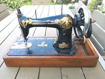 Antica macchina da cucire fine '800