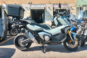 Honda X-ADV 750 soli 15.000 km