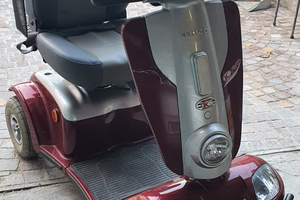 Kymco elettrica maxi 220