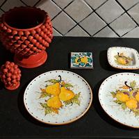 oggetti assortiti di caltagirone