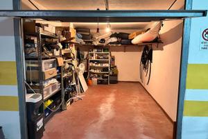 Privato vende Box 16 MQ a Palau fronte porto