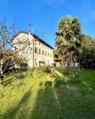 CASA INDIPENDENTE CON GIARDINO E PERTINENZE