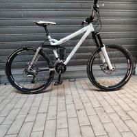 bicicletta dh