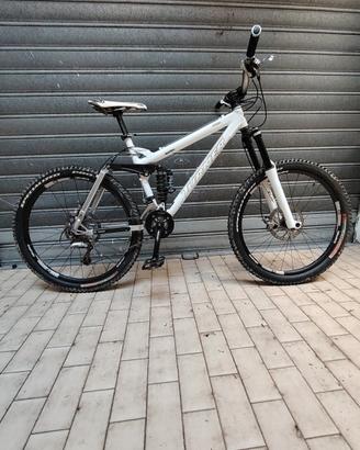 bicicletta dh