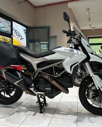 Ducati Hyperstrada 821 WHITE