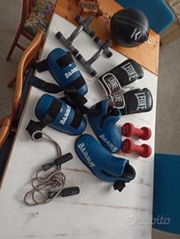 protezioni kick boxing pesi e altro