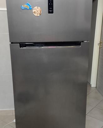 Frigorifero e TV Akai 50 pollici