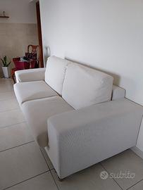 Divano tre posti,  (tutto sfoderabile).