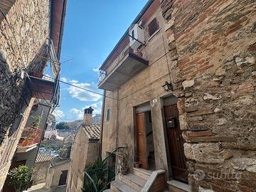 Narni centro storico palazzetto cielo-terra