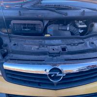 Motore OPEL VIVARO G9U 2.5