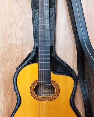 Chitarra elettroacustica Takamine