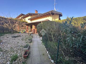 VILLA SINGOLA A BESATE