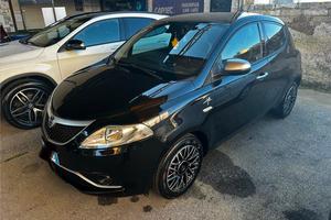Lancia Ypsilon 1.3 MTJ 95 CAVALLI Mya FULL ENTRA