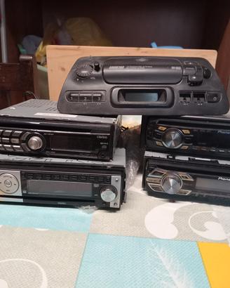 n 5 autoradio più un amplificatore 