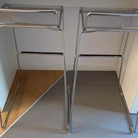 Set 2 sgabelli Calligaris e tavolo snack