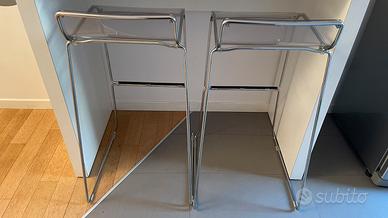 Set 2 sgabelli Calligaris e tavolo snack