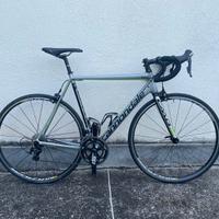 Bici da corsa Cannondale CAAD 105 2018