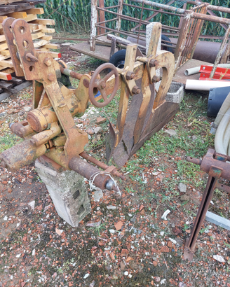 Aratro bivomere Novello