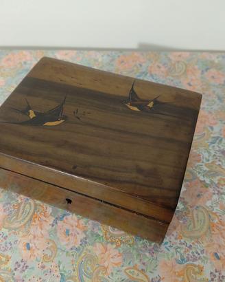 antico cofanetto scatolina in legno decorata 