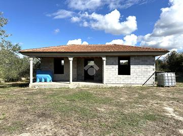 CASA INDIPENDENTE A OSSI