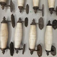 Maniglie antiche in porcellana