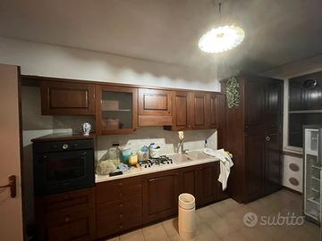 Arredamento vario/armadi/frigo/lavatrice/divano