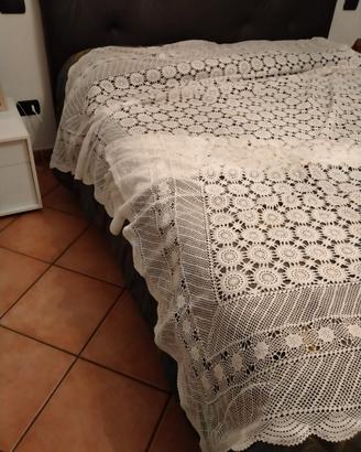 copriletto matrimoniale ad uncinetto