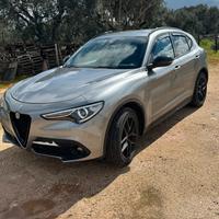 Stelvio 220cv