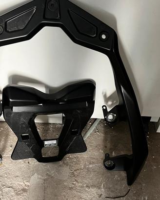 Staffa piastra portabaule Yamaha Xmax
