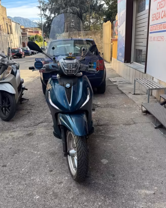 Piaggio Beverly 300 Sport
