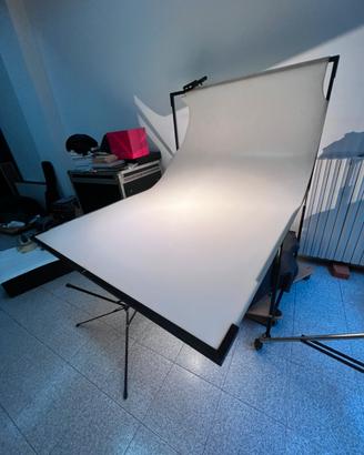 Tavolo still life regolabile plexi foto oggetti