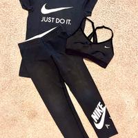 Set sportivo Nike bambina 10/11 anni