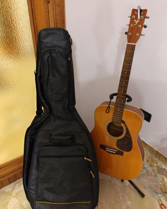 Chitarra acustica 