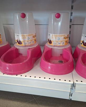 Distributori acqua cane e gatto