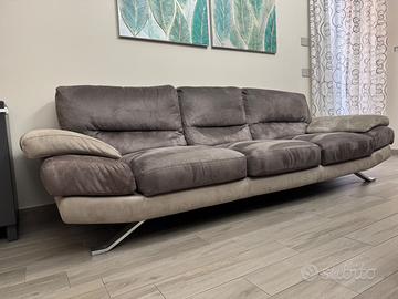 Divano 4 posti poltronesofà modello Venzone