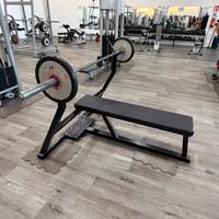 Panca piana e due leg extension