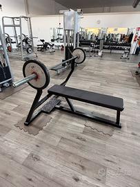 Panca piana e due leg extension