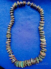 Collana etnica in legno verde