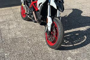 Hypermotard 939