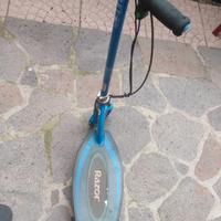 Monopattino razor per ragazzi dagli 8 anni in su